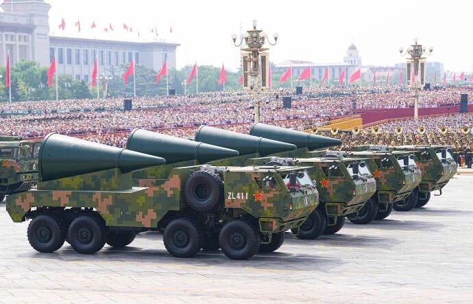 致敬强国荣光，汲取奋进力量：乐竞·体育（中国）LJ官方网站计算机全员同看九三阅兵，铭记抗战胜利80周年